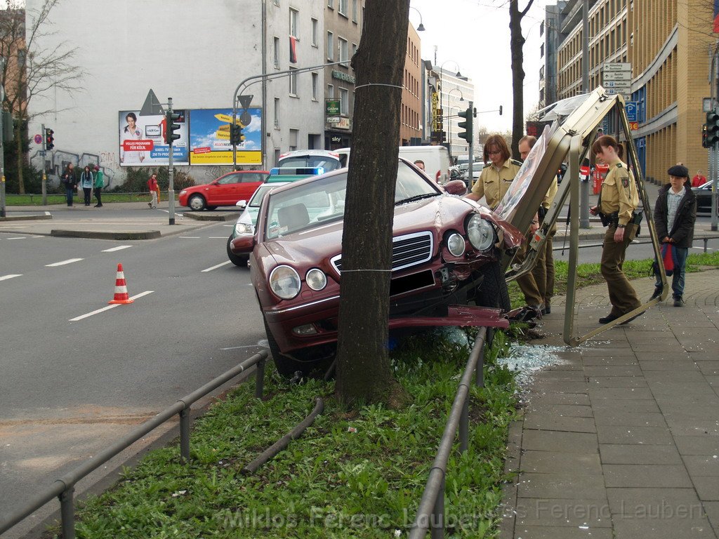 VU Koeln Muelheim Clevischer Ring P16.JPG